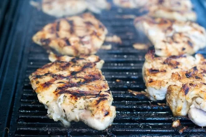 Perfect Grilled Chicken Breasts: Gas Grill Guide